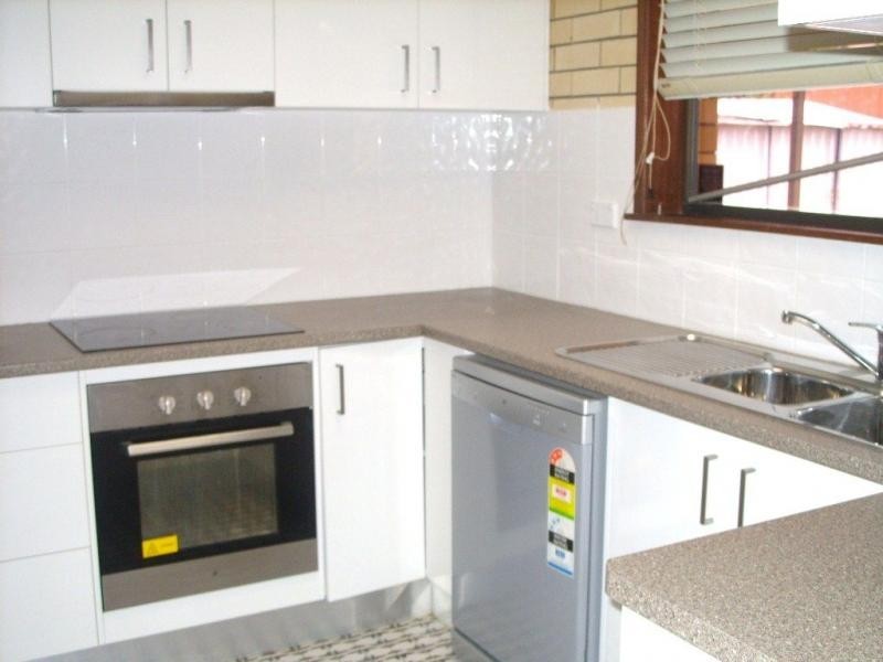 12 Matthew Street, Scarborough QLD 4020