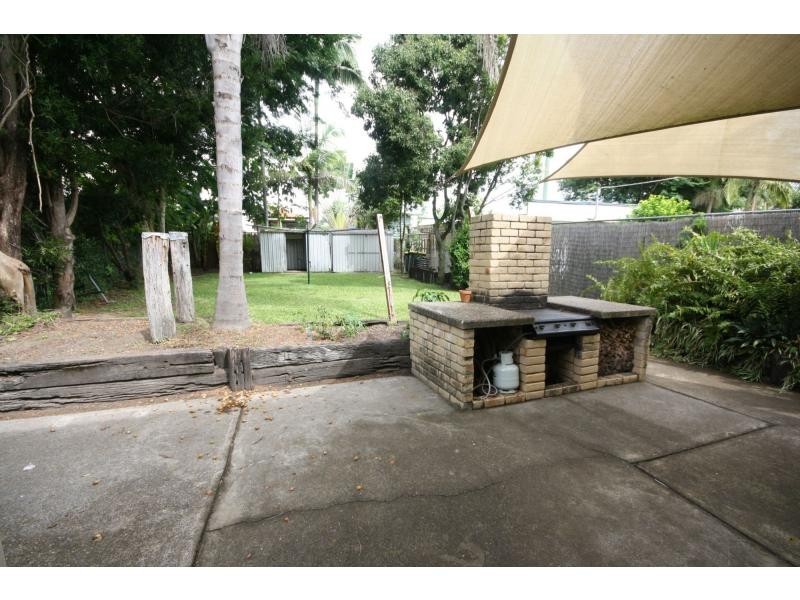 23 Louis Street, Redcliffe QLD 4020