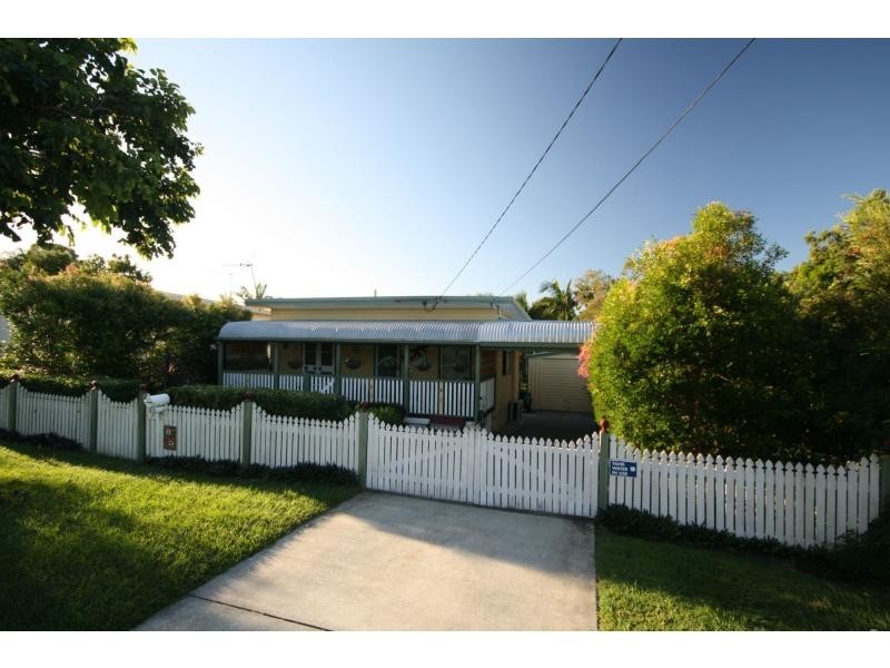 17 Long Street, Clontarf QLD 4019