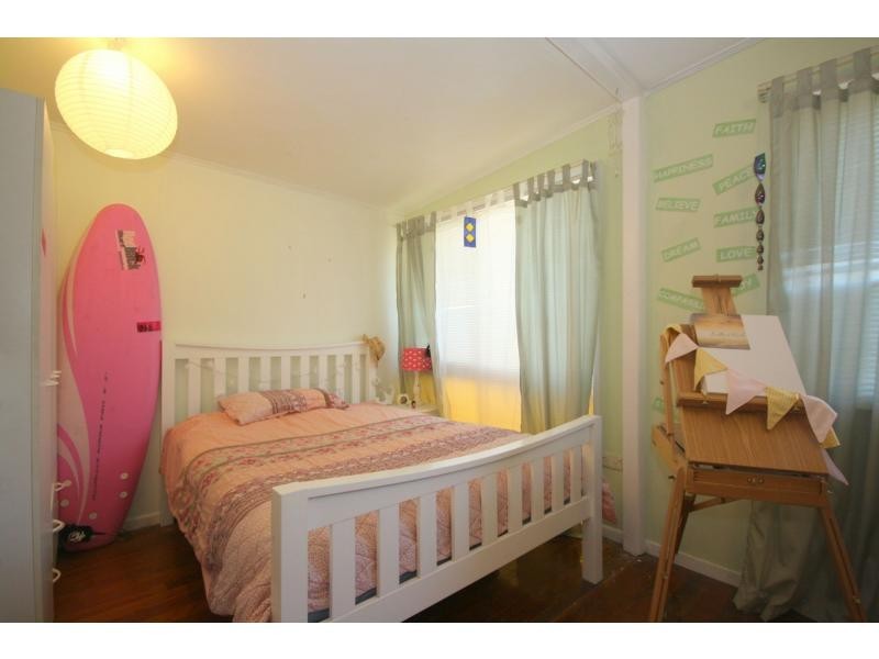 17 Long Street, Clontarf QLD 4019