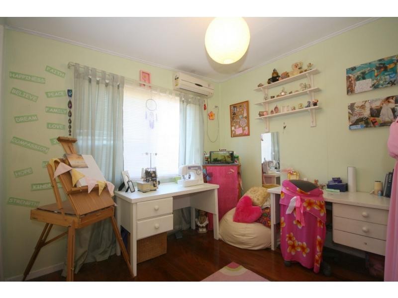 17 Long Street, Clontarf QLD 4019