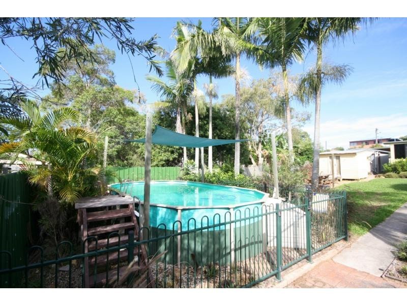 17 Long Street, Clontarf QLD 4019
