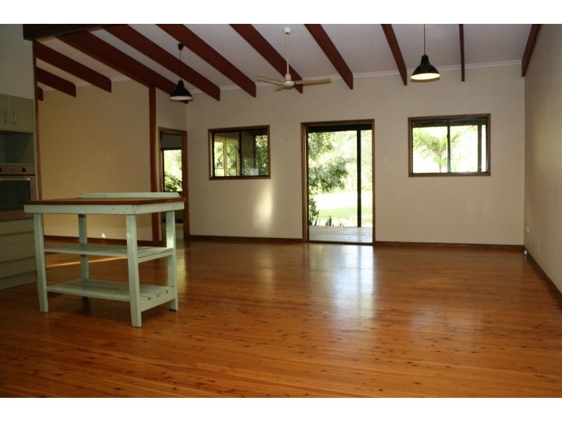 200 Campbell Parade, Beachmere QLD 4510