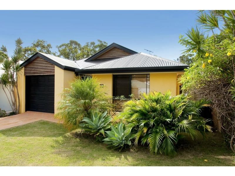 73 Hill Parade, Clontarf QLD 4019