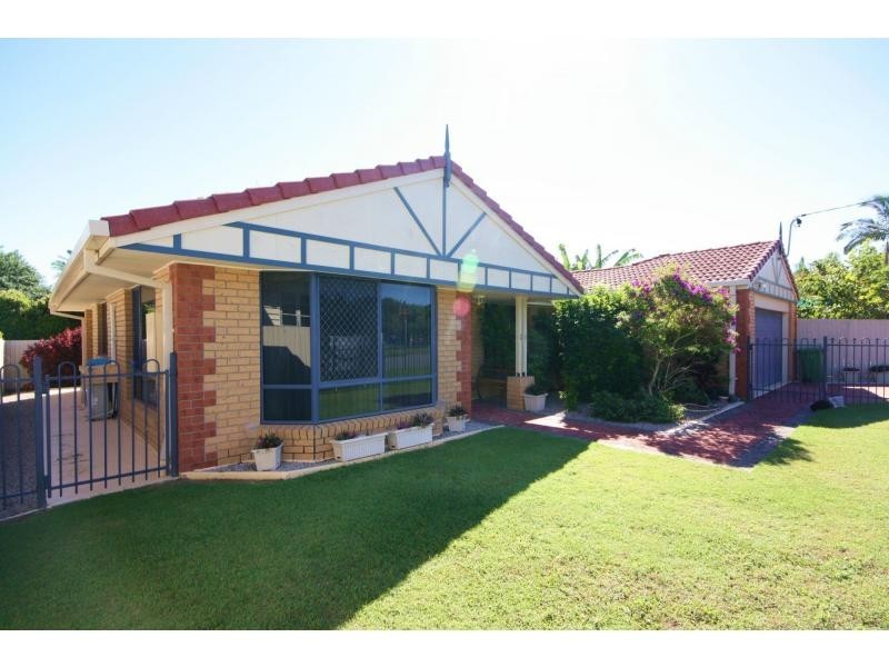 3A Hawthorne Street, Woody Point QLD 4019