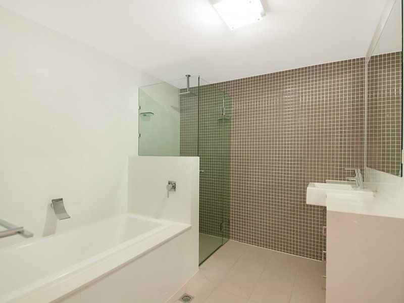 Sandstone Point QLD 4511