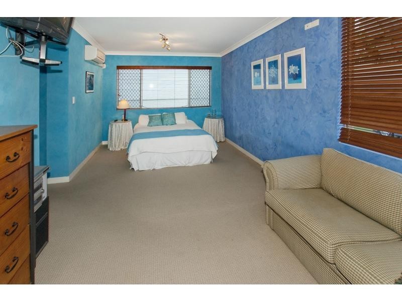 4 Anderson Street, Scarborough QLD 4020