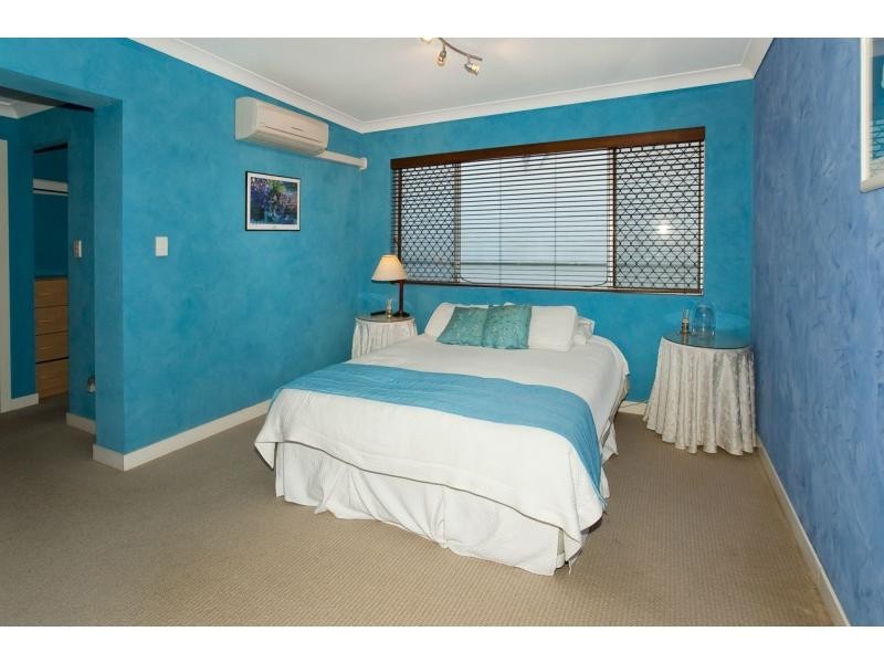 4 Anderson Street, Scarborough QLD 4020