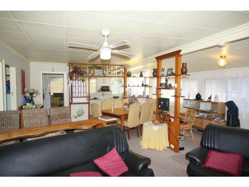 0037 Fernlea Avenue, Scarborough QLD 4020