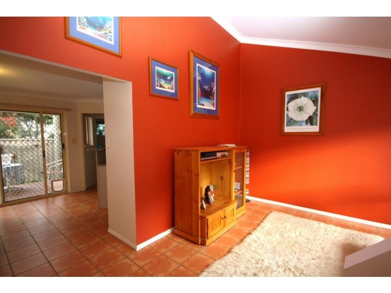 2/5 Ellen Street, Woody Point QLD 4019