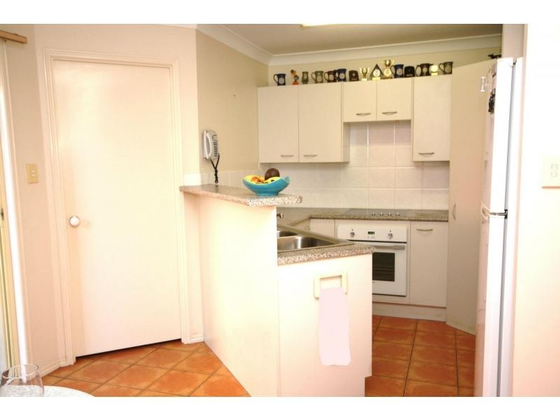 2/5 Ellen Street, Woody Point QLD 4019