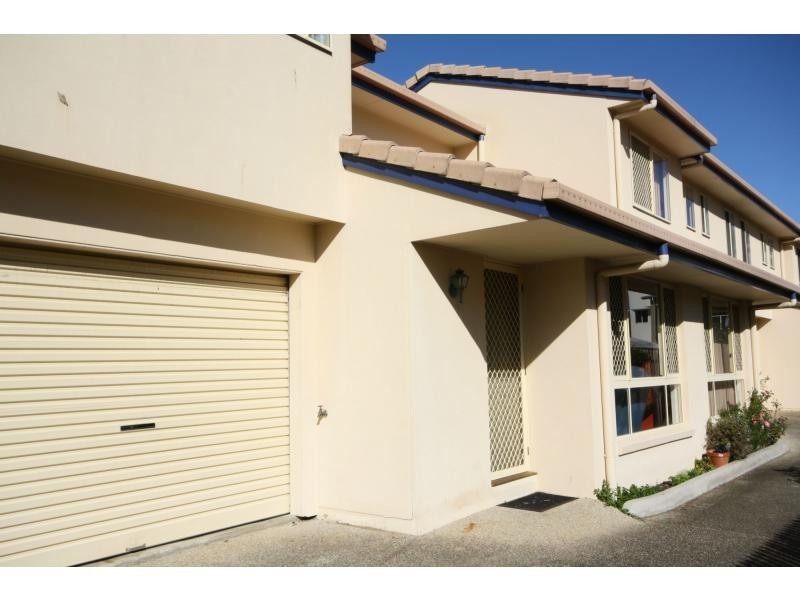 2/5 Ellen Street, Woody Point QLD 4019