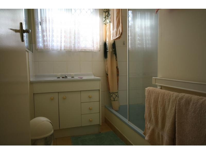 16 Burloo Crescent, Ferny Hills QLD 4055