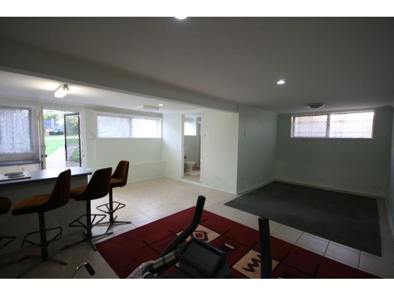 16 Burloo Crescent, Ferny Hills QLD 4055