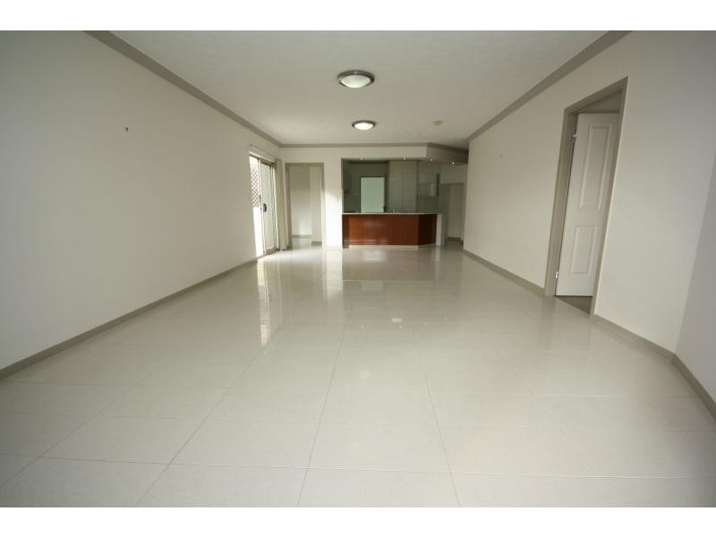 2/7 Annie Street, Woody Point QLD 4019