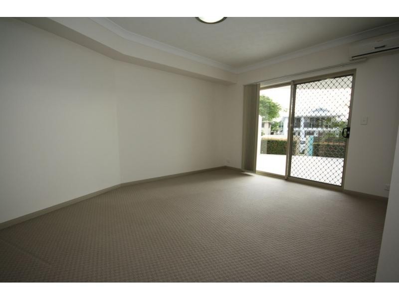 2/7 Annie Street, Woody Point QLD 4019