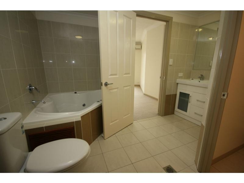 2/7 Annie Street, Woody Point QLD 4019