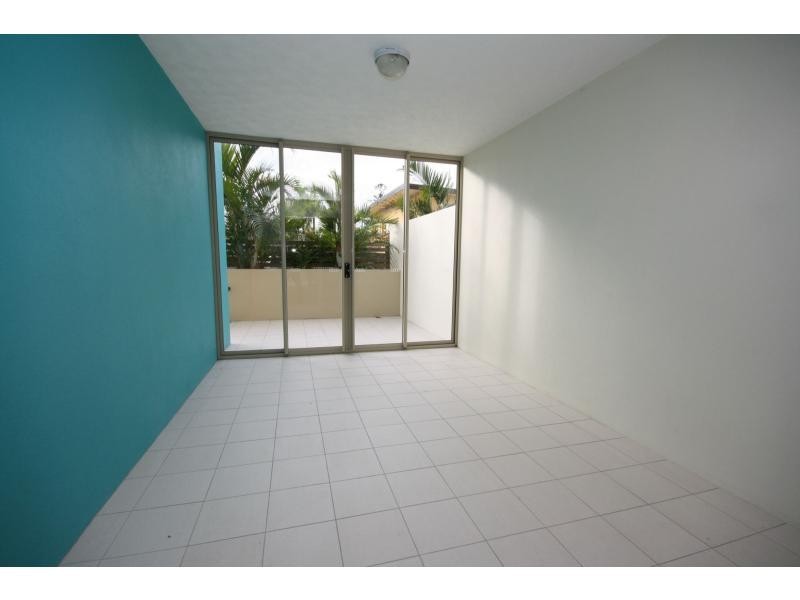 2/7 Annie Street, Woody Point QLD 4019