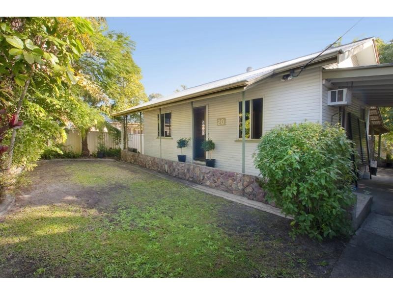20 Ashmole Road, Redcliffe QLD 4020