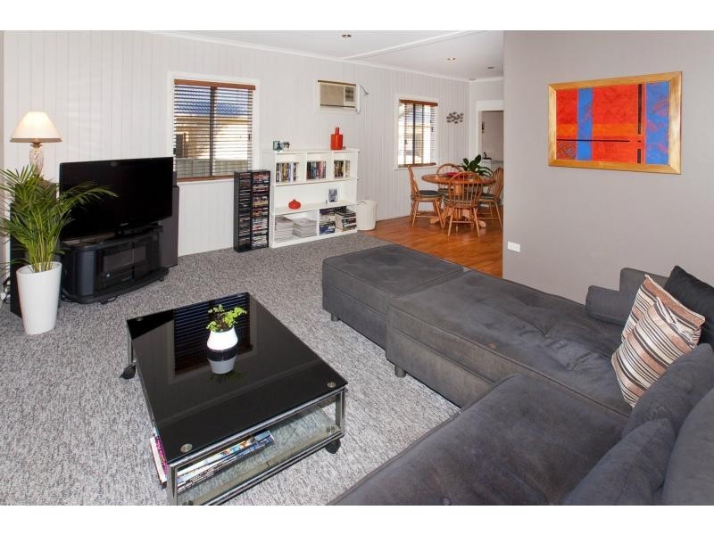 20 Ashmole Road, Redcliffe QLD 4020