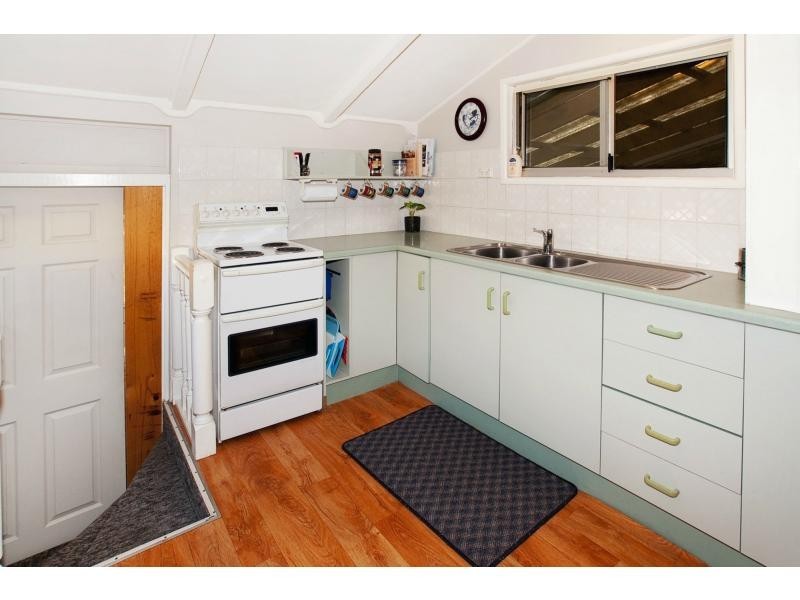 20 Ashmole Road, Redcliffe QLD 4020