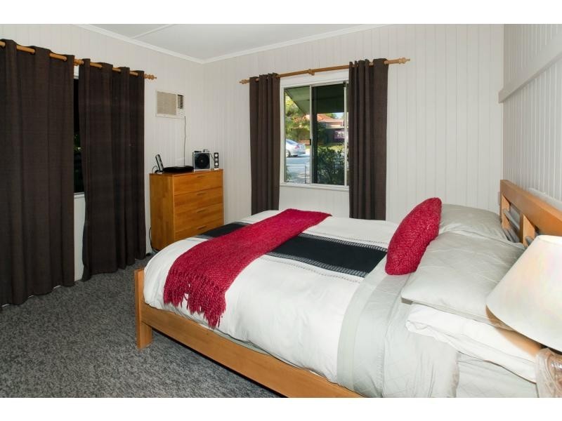 20 Ashmole Road, Redcliffe QLD 4020