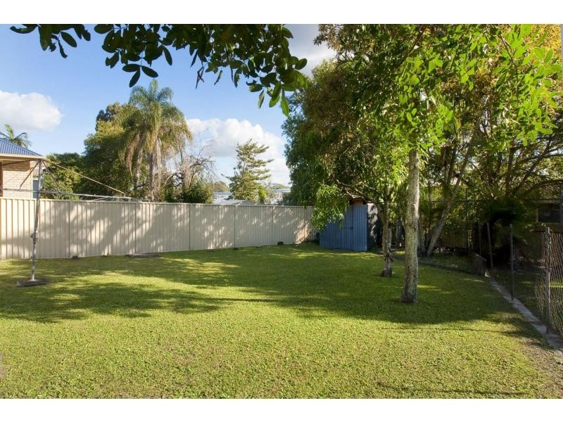 20 Ashmole Road, Redcliffe QLD 4020