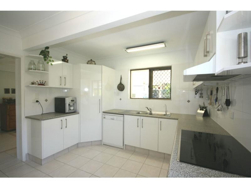 78 King Street, Woody Point QLD 4019