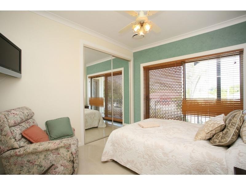 78 King Street, Woody Point QLD 4019