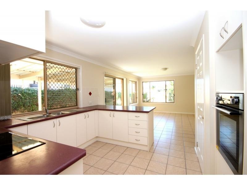 38 Dobell Street, Rothwell QLD 4022