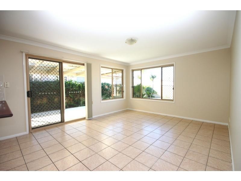 38 Dobell Street, Rothwell QLD 4022