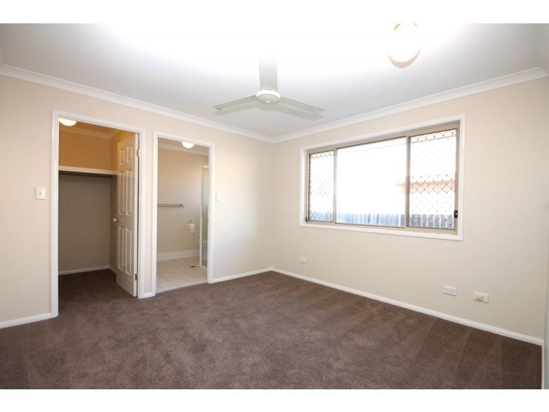 38 Dobell Street, Rothwell QLD 4022