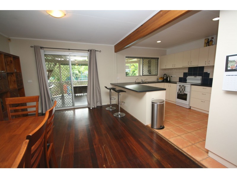 4 Mavor Street, Clontarf QLD 4019