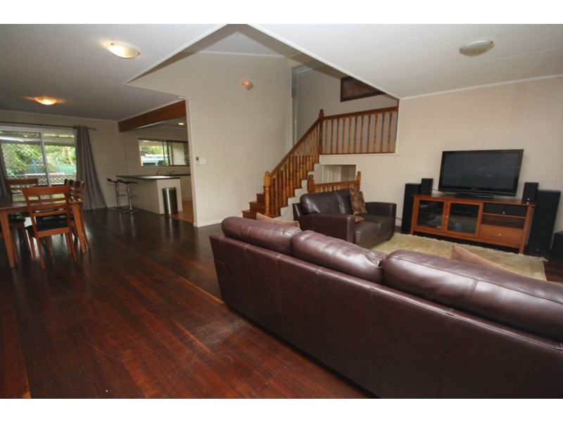 4 Mavor Street, Clontarf QLD 4019