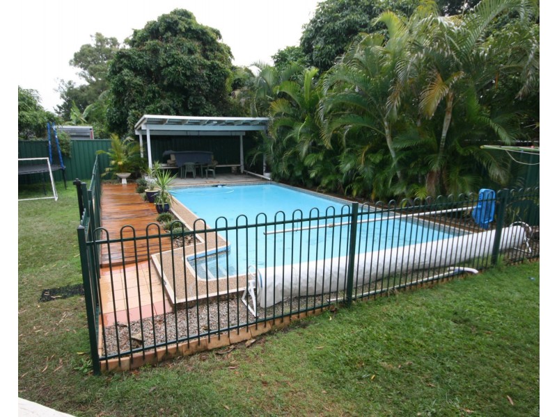 4 Mavor Street, Clontarf QLD 4019