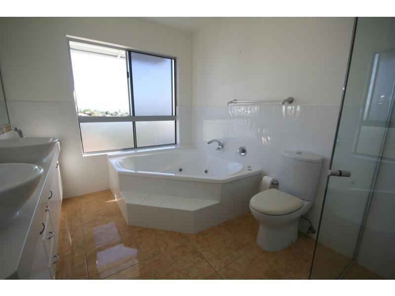 16/109 Landsborough Avenue, Clontarf QLD 4019