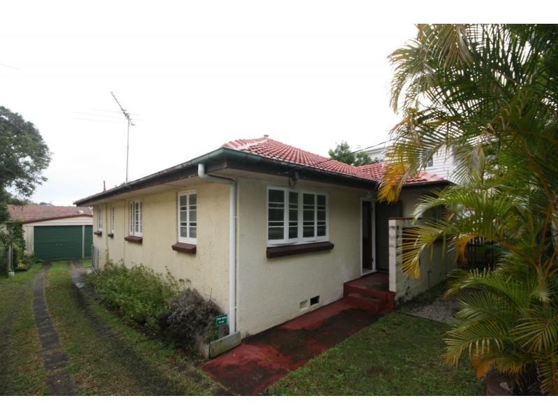 14 Bank Street, Margate QLD 4019