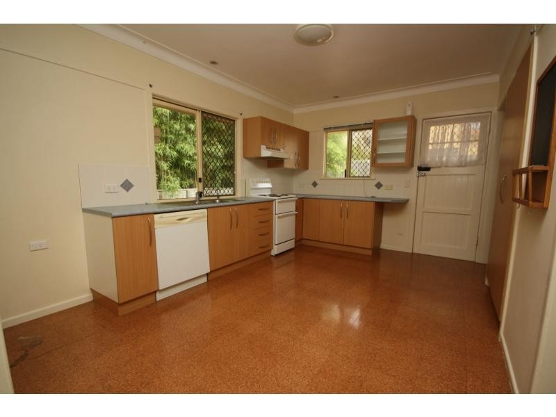 64 Sutton Street, Redcliffe QLD 4020