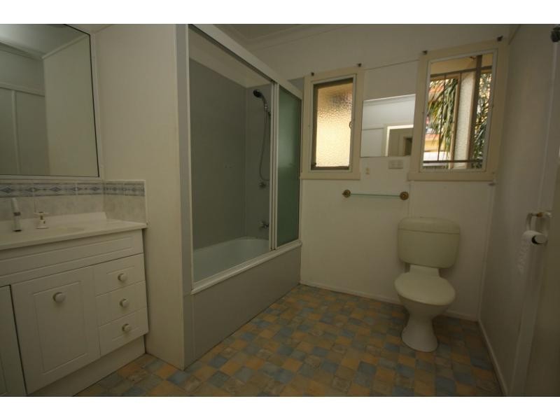 64 Sutton Street, Redcliffe QLD 4020