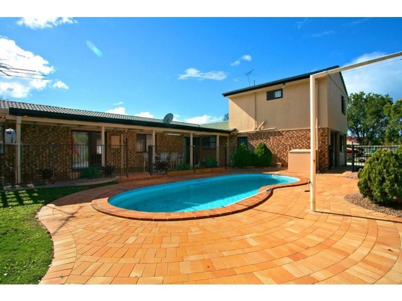 1 Kareela Court, Kippa-ring QLD 4021
