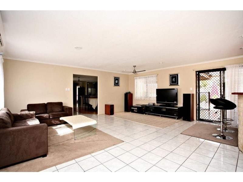 1 Kareela Court, Kippa-ring QLD 4021