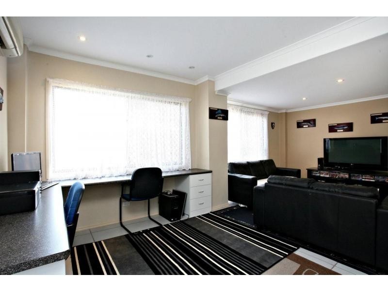 1 Kareela Court, Kippa-ring QLD 4021