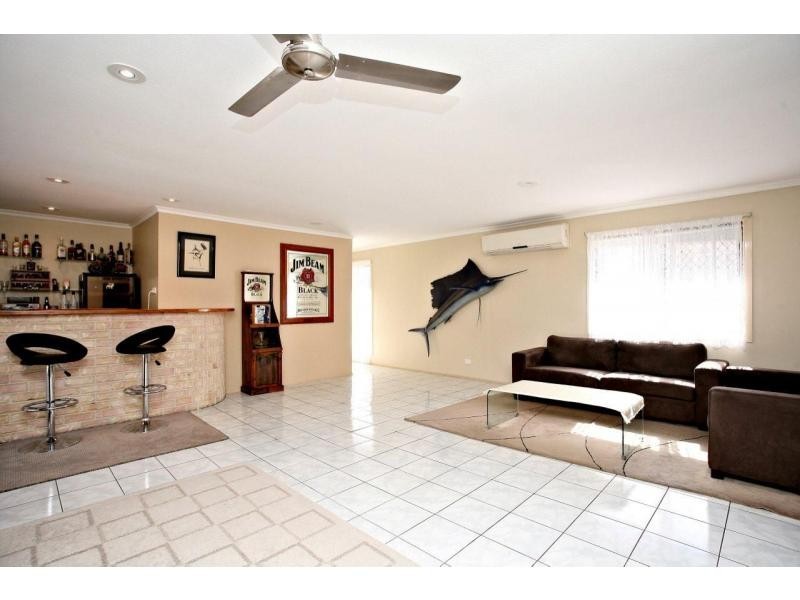 1 Kareela Court, Kippa-ring QLD 4021