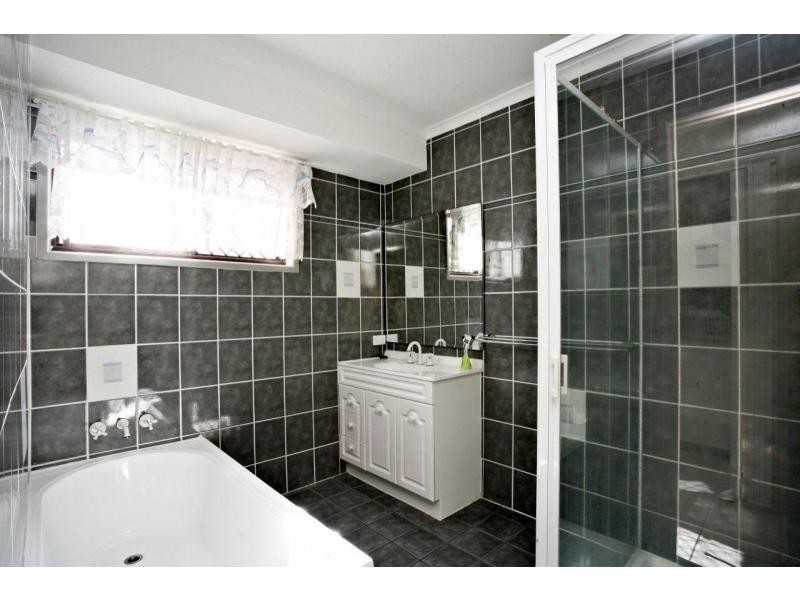 1 Kareela Court, Kippa-ring QLD 4021