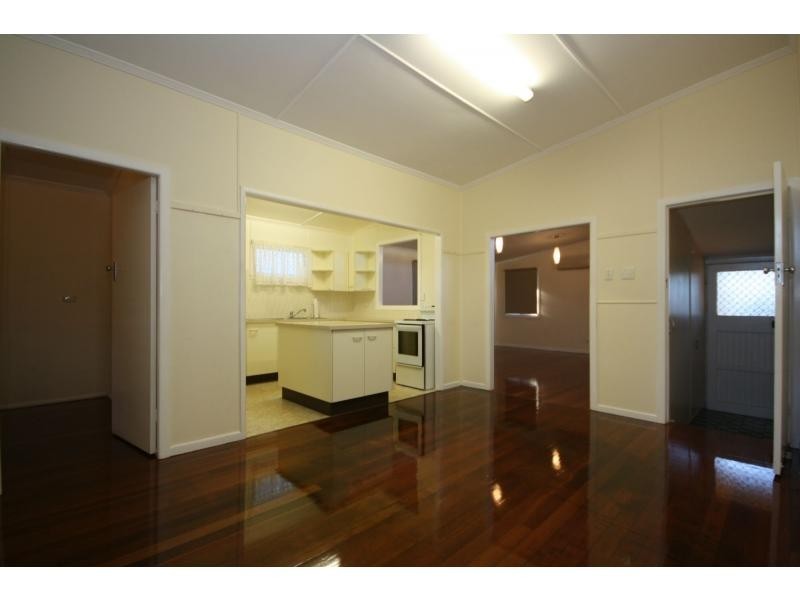 16 Higlett Street, Scarborough QLD 4020