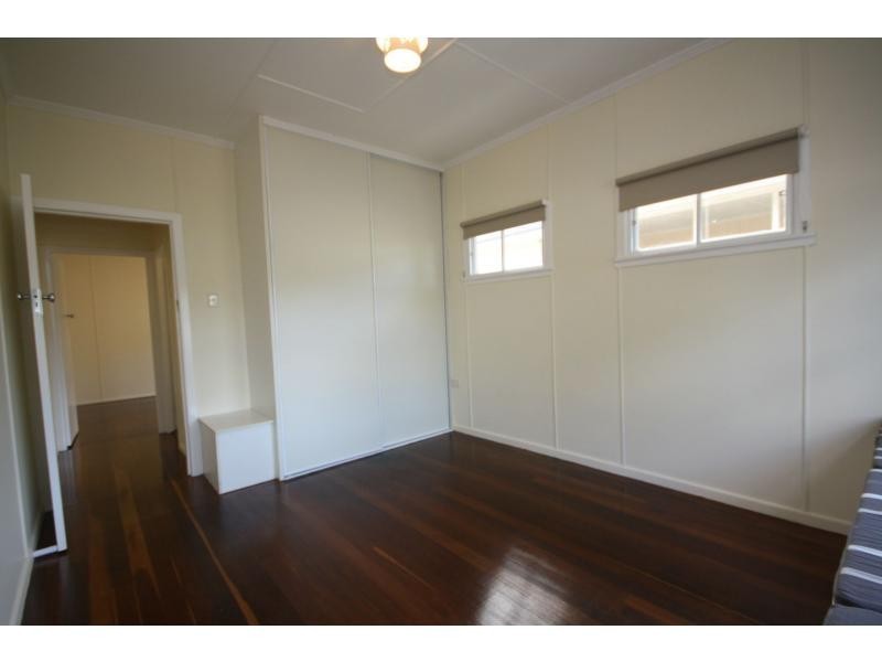 16 Higlett Street, Scarborough QLD 4020