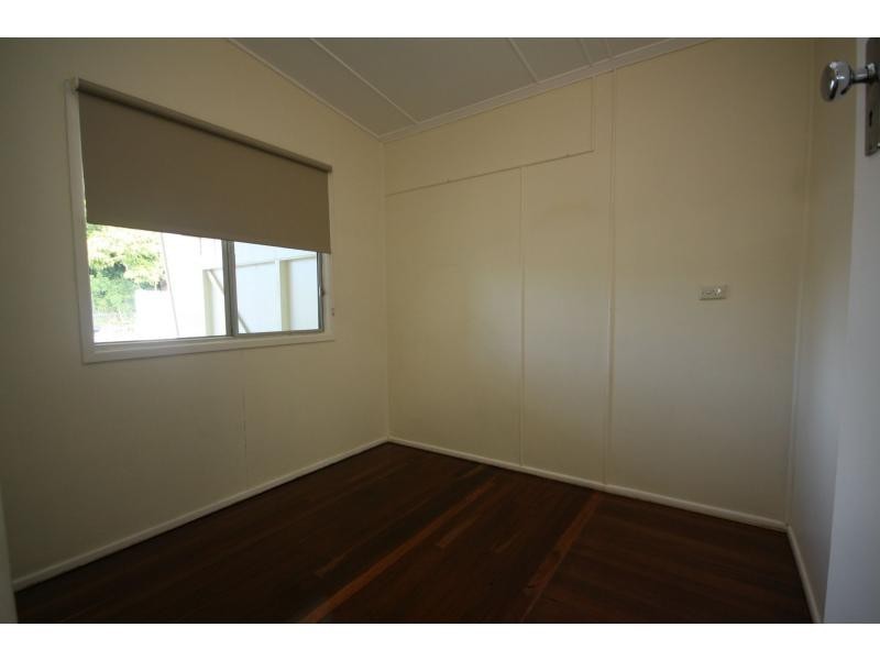 16 Higlett Street, Scarborough QLD 4020