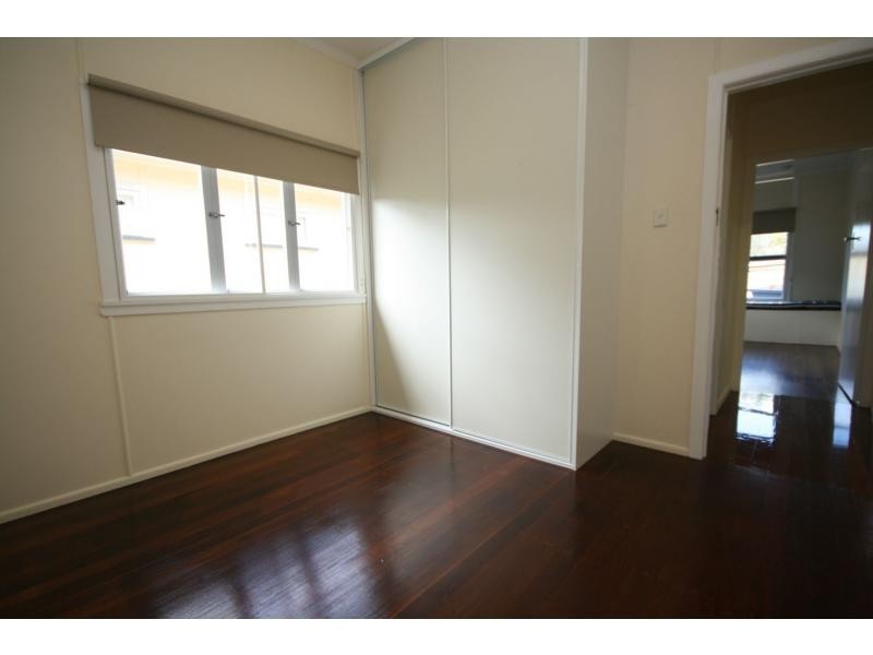 16 Higlett Street, Scarborough QLD 4020