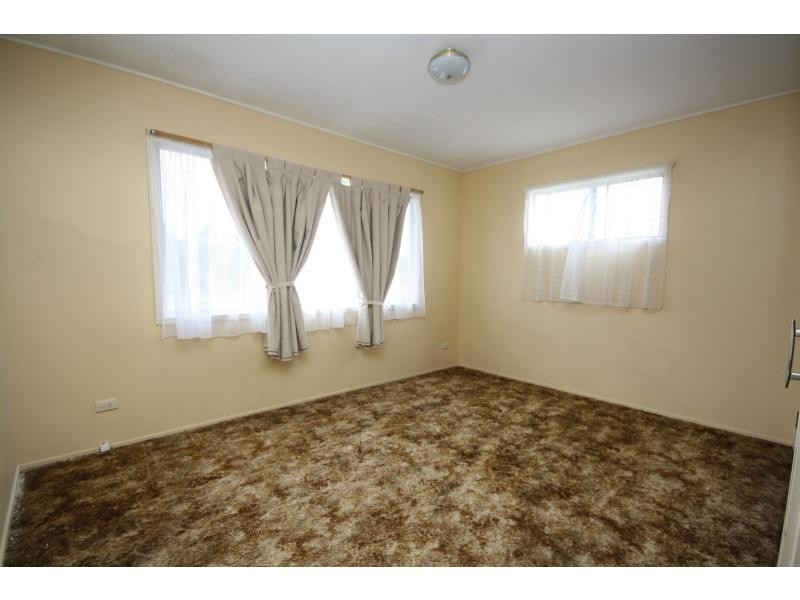 32 Ashmole Road, Redcliffe QLD 4020