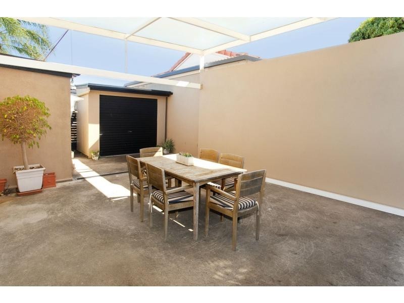 4 Anderson Street, Scarborough QLD 4020